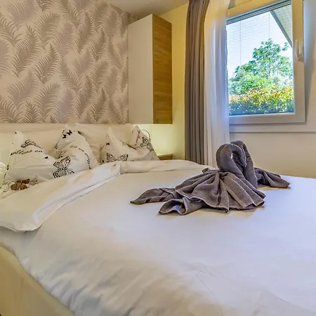 Premium By Interhome Pula