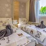 Mobile Premium By Interhome Ferienhaus Pula